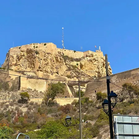 La Casa Escarlata *