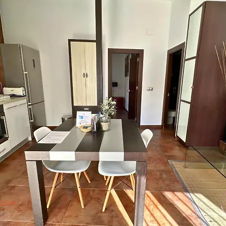 La Casa Escarlata Apartment *