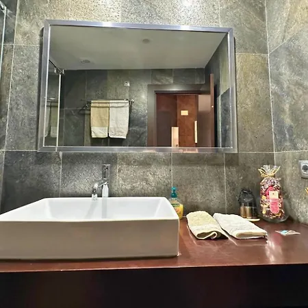 La Casa Escarlata